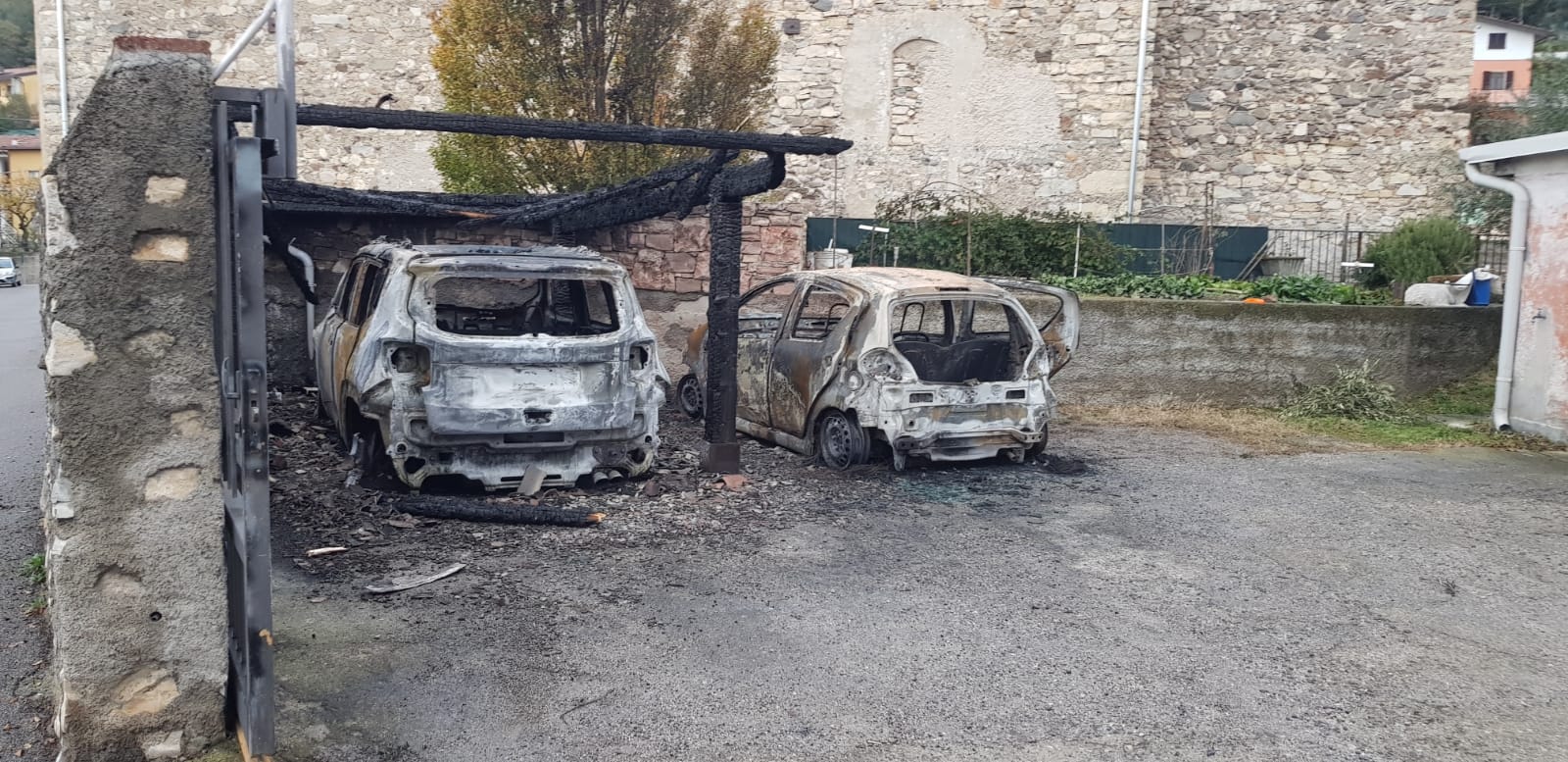 Ancora auto in fiamme a Provaglio d'Iseo - Brescia Settegiorni