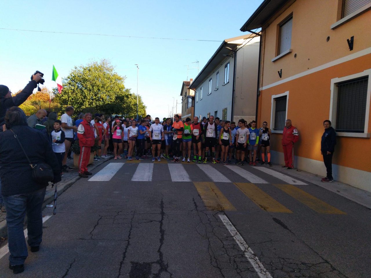 Grande gara podistica a Castelletto di Leno: in tanti pronti a correre per le vie del paese - Brescia Settegiorni